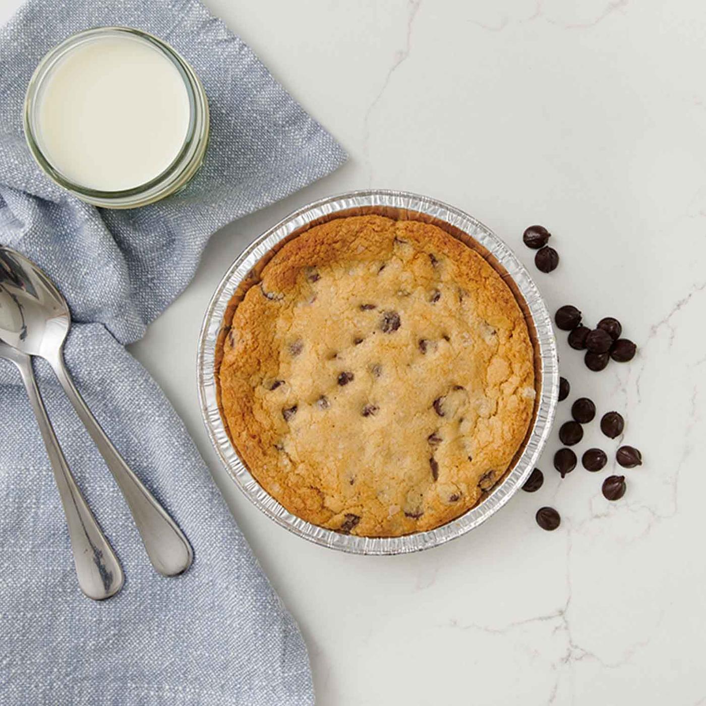 Get Red Velvet NYC Cookie Skillet, Chocolate Chip Delivered