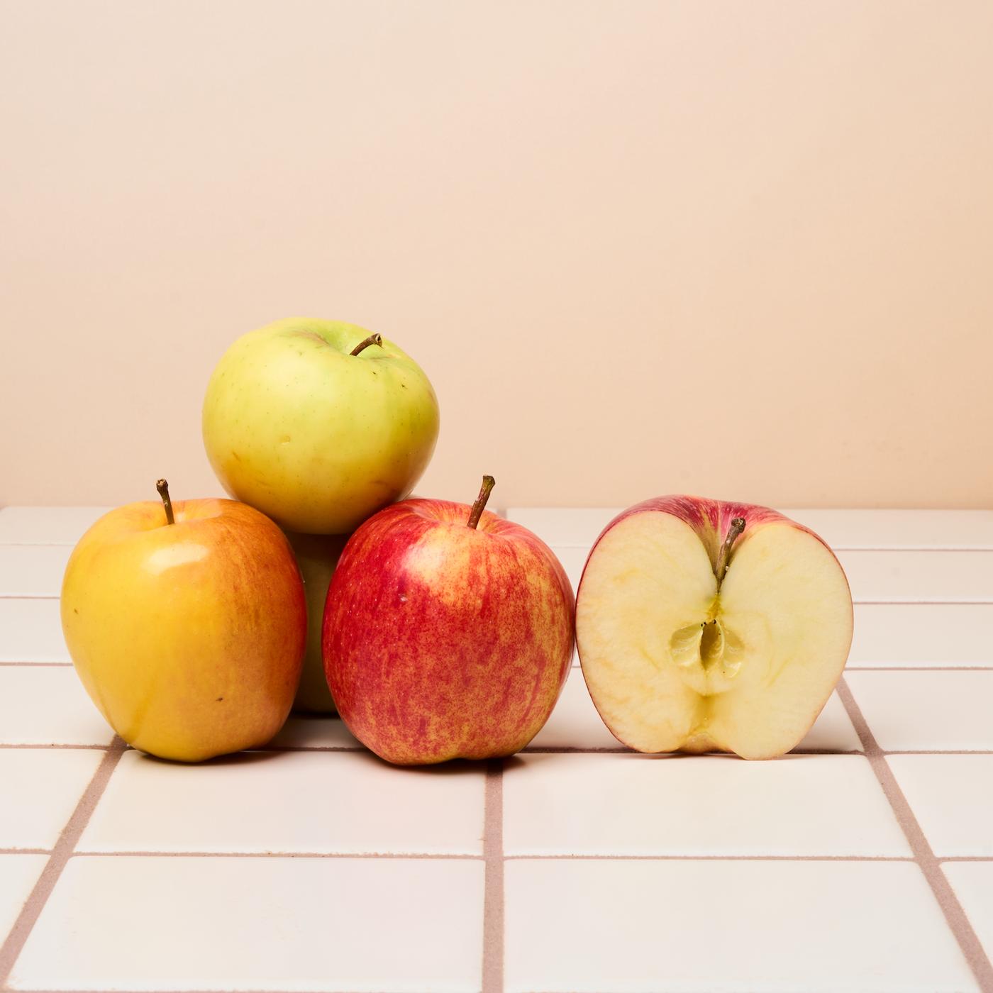 Get Scott Farm Heirloom Apple Discovery Pack Delivered | Misfits