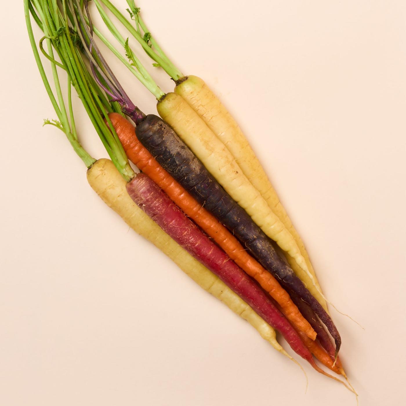 Get Organic Mystery Bunched Carrots Delivered | Misfits Market